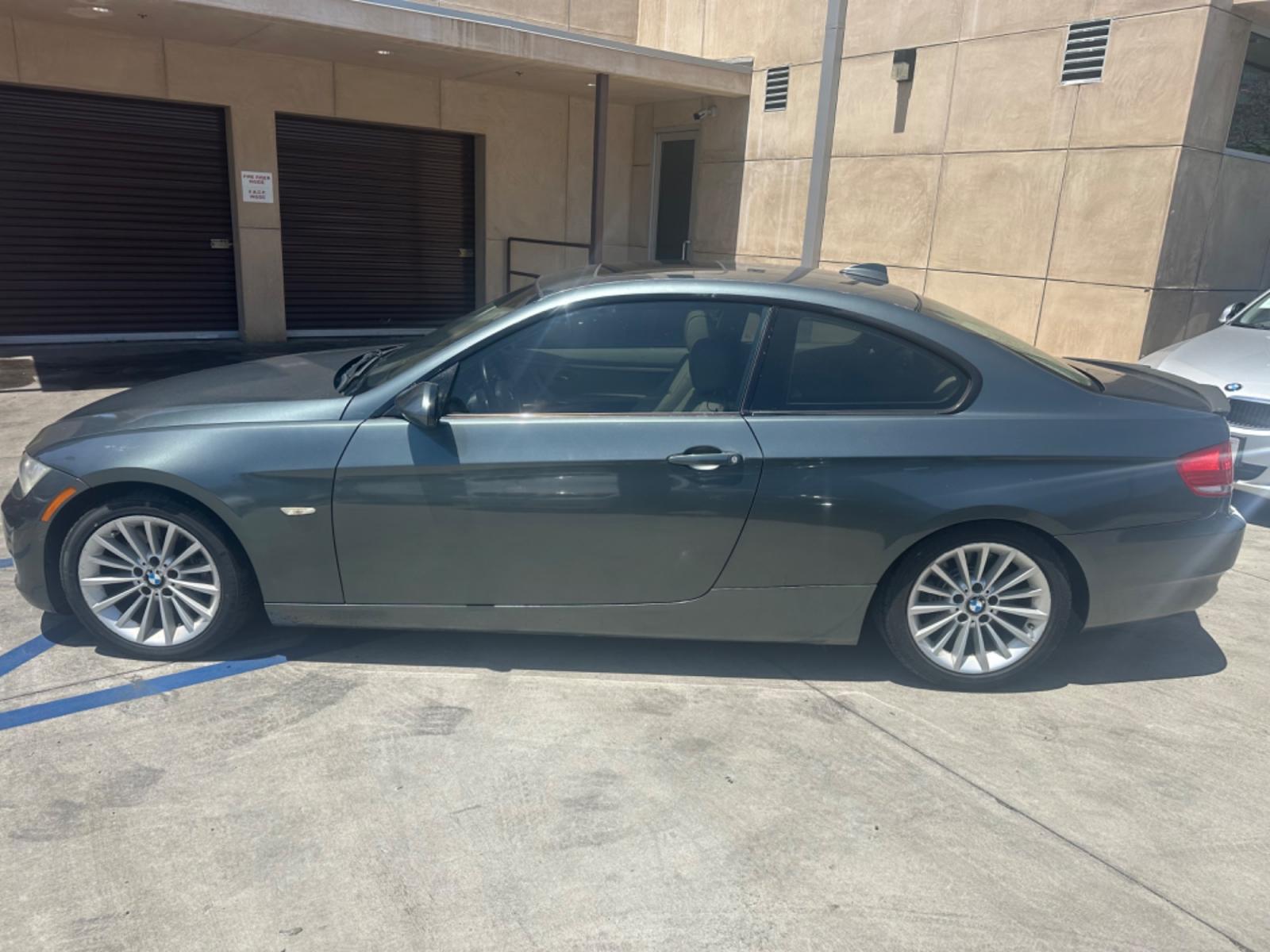 2009 Gray /BEIGE BMW 3-Series 335i Coupe (WBAWB73589P) with an 3.0L L6 DOHC 24V engine, AUTOMATIC transmission, located at 30 S. Berkeley Avenue, Pasadena, CA, 91107, (626) 248-7567, 34.145447, -118.109398 - Photo #2